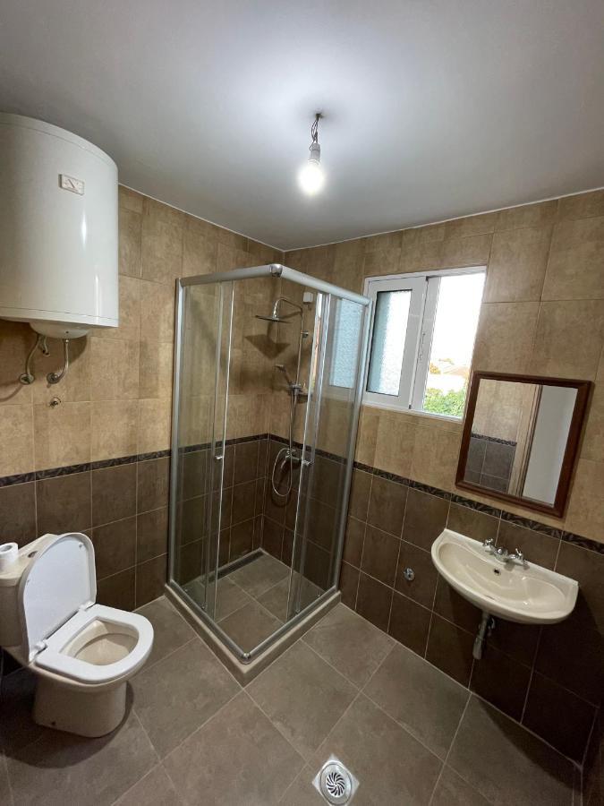 פודגוריצה Entire Spacious Apartment With Free Parking מראה חיצוני תמונה