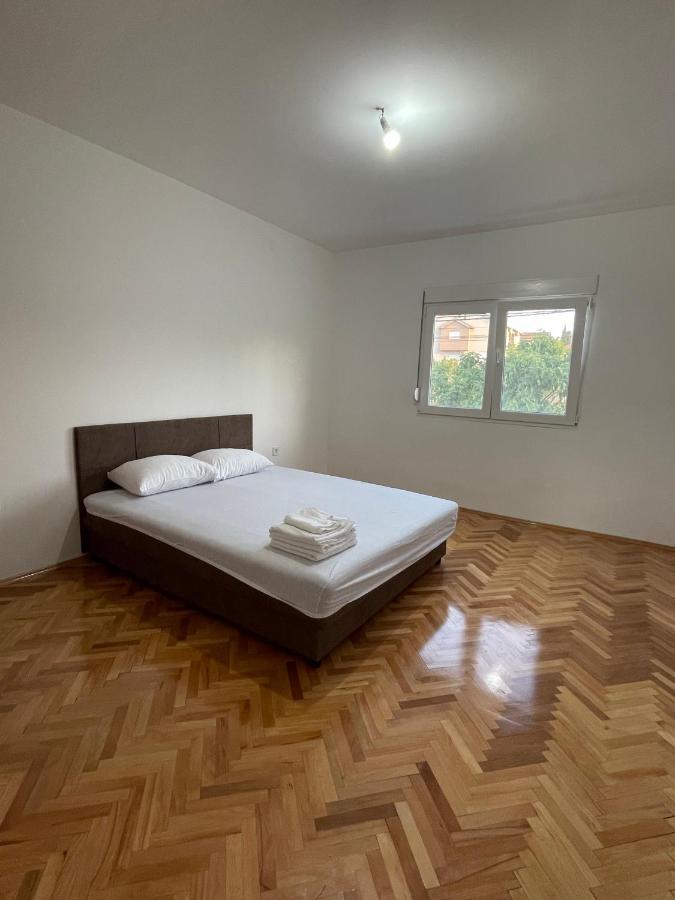 פודגוריצה Entire Spacious Apartment With Free Parking מראה חיצוני תמונה