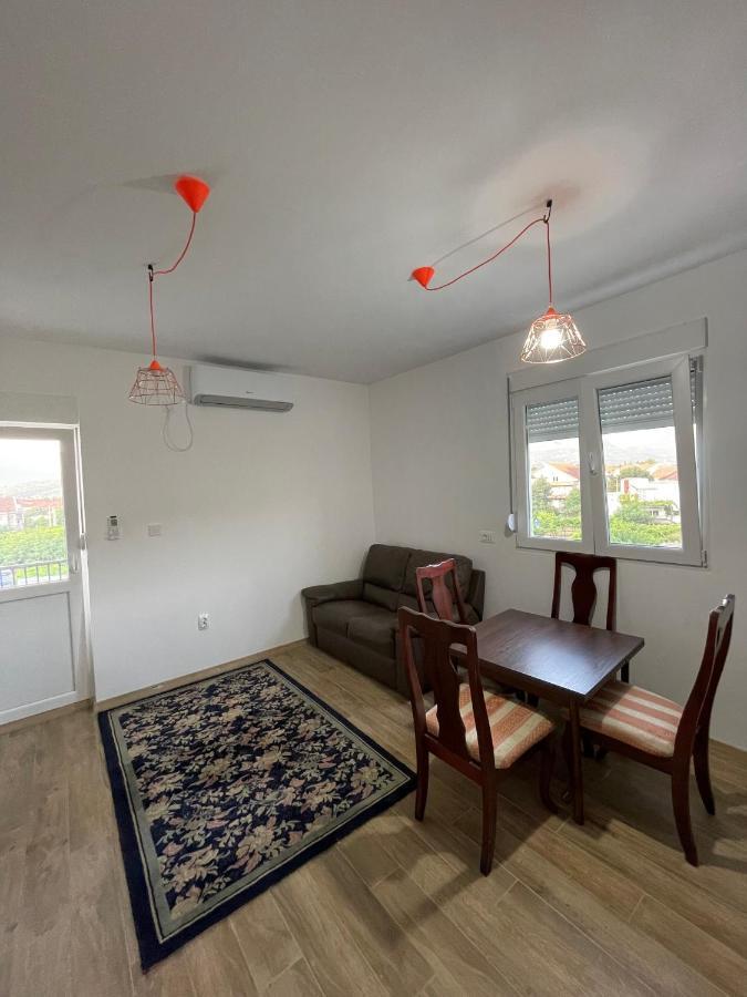 פודגוריצה Entire Spacious Apartment With Free Parking מראה חיצוני תמונה