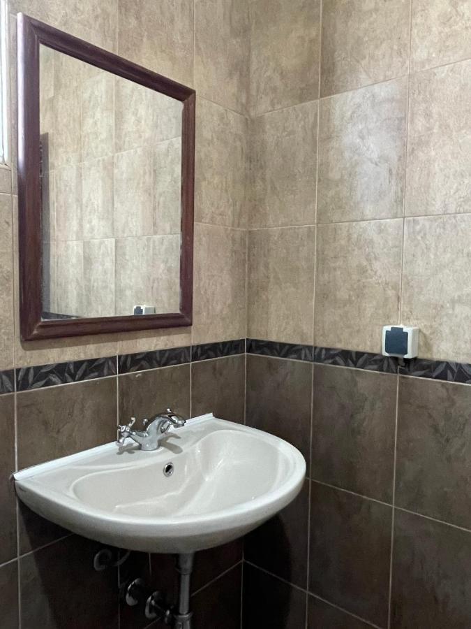 פודגוריצה Entire Spacious Apartment With Free Parking מראה חיצוני תמונה